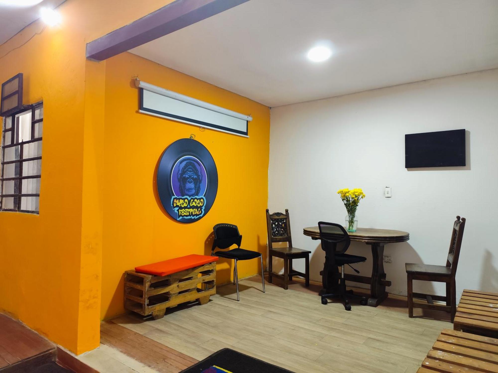 Mico Loco Casa Hostal Bogota Exterior photo