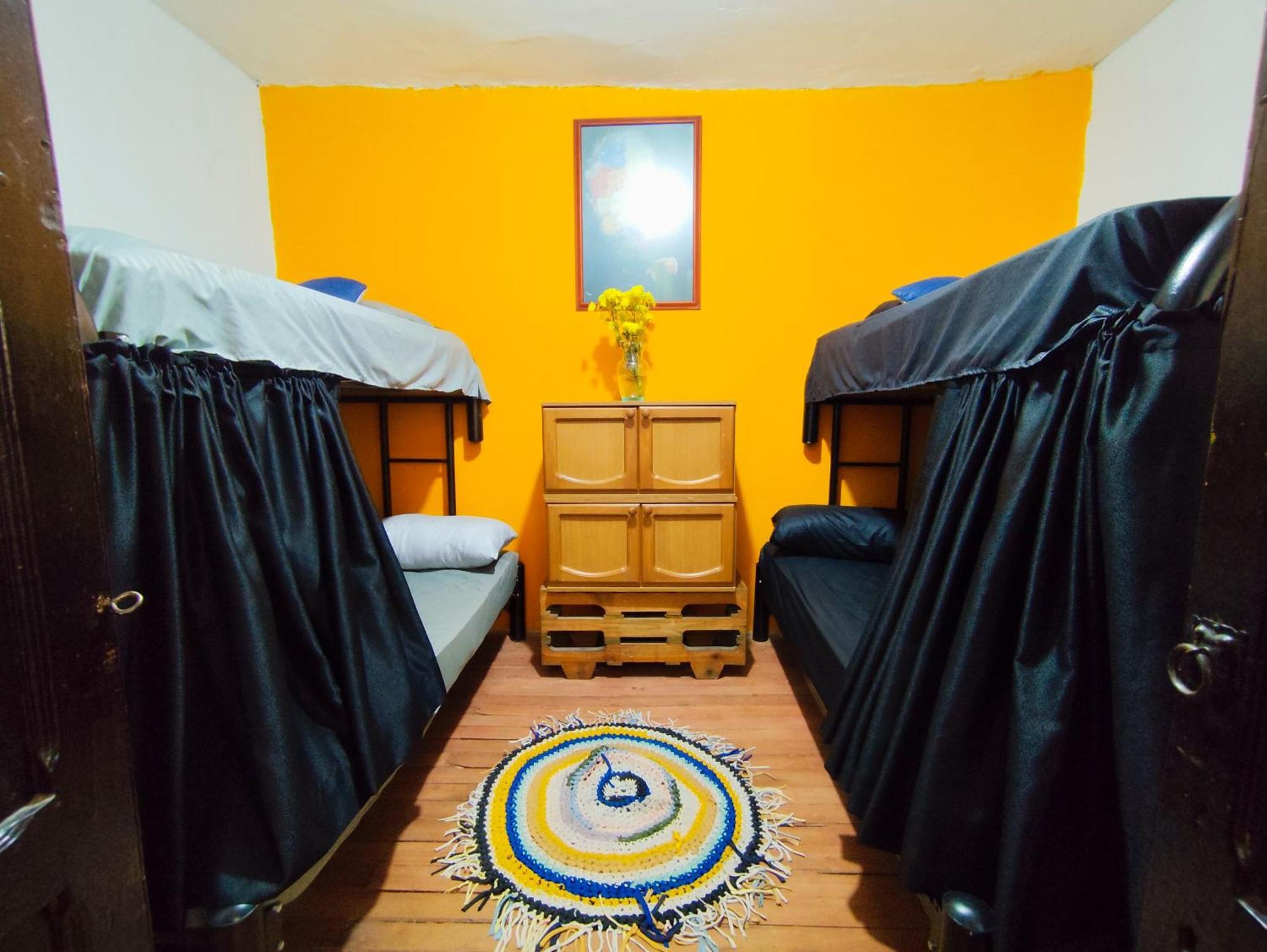 Mico Loco Casa Hostal Bogota Exterior photo